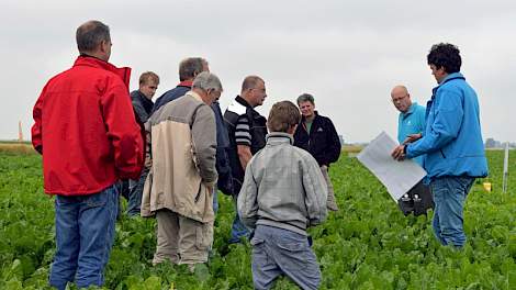 Sesvanderhave vertelde bij monde van onder andere Leendert Hanse over het onderzoek naar de suikeropbrengst van nieuwe, tegen bietencysteaaltjes resistente suikerbietenrassen. ‘Het beste bca-ras tikt dit seizoen voor het eerst het niveau van het beste rhi
