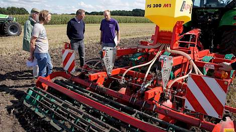 Op het veld voor grondbewerking en zaai van groenbemesters demonstreerde DLV meerdere combinaties voor stoppelbewerking en zaai.