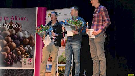 De winnaars van de wedstrijd voor de mooiste bewaarui: vlnr Harpe, Schreuder en Burgler