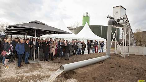 De vijzel is feestelijk in gebruik genomen.