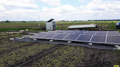 Zonnepanelen vervangen de dieselgenerator die vroeger aan het systeem zat.
