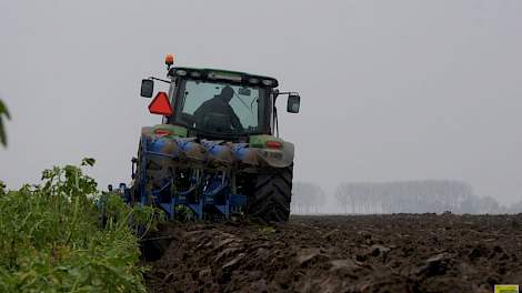 Akkerbouwers verwachten hogere kosten en geen stijgende opbrengsten en opbrengstprijzen. Dat maakt ze voor de termijn van 2 of 3 jaar pessimistischer.