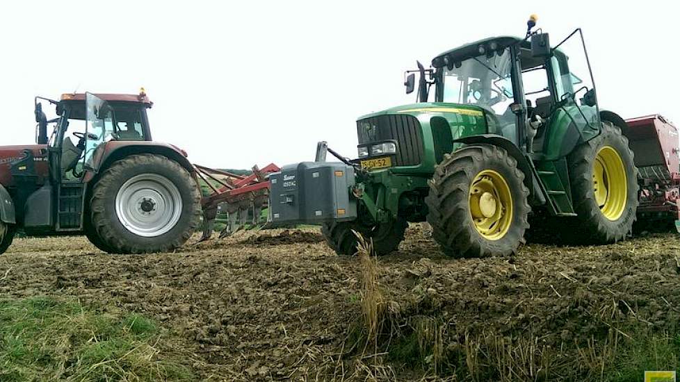 Op een praktijkpeceel in Simpelveld (L) is de eerste demo gezaaid.