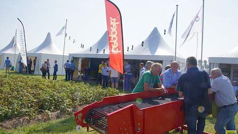 De Aardappeldemodag bood boeren en toeleveranciers de gelegenheid bij te praten en de nieuwste ontwikkelingen en inzichten te presenteren.