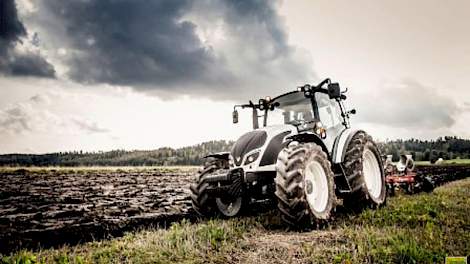 De jury prijst de innovaties, technologie en prestaties van de Valtra.