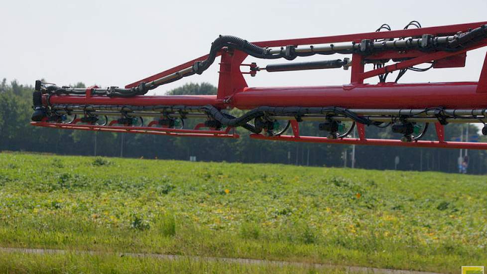 Het systeem met pulserende doppen kan op veel merken veldspuiten aangebracht worden.