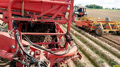 Het Groningse akkerbouwbedrijf maatschap Bos wist de pootaardappelen ook onder minder gunstige omstandigheden goed van het land te halen.