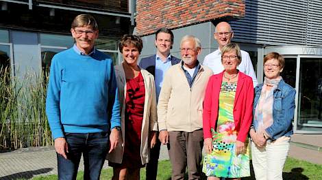 De leden van AWP Vallei en Veluwe bij het Partijcongres in Apeldoorn. Met van links naar rechts Ron van Megen (#1), Jacqueline Pol (#2), Tim van Dijk (#5), Ton Bresser (#3), Arja Span (#4), Herman Voorn (#17) en Alice Jonker(#10). Foto: AWP Vallei en Velu
