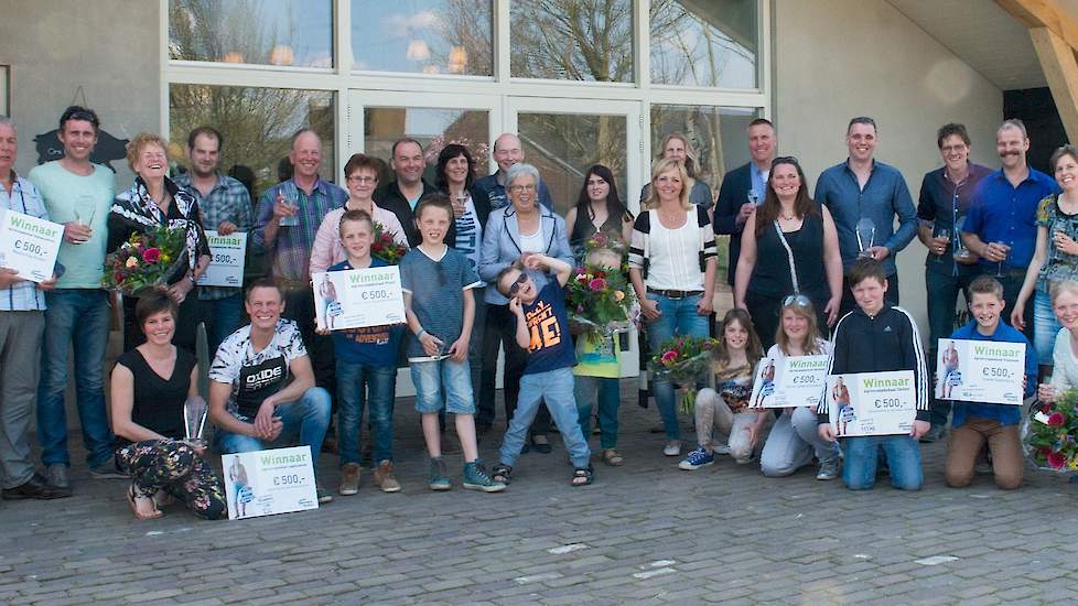 De winnaars van de Agroscoop bokaal van ForFarmers Hendrix.