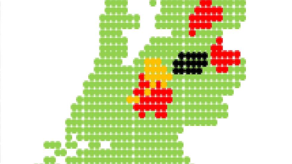 Het kaartje geeft de gebieden weer waar de laatste melding zich bevindt (zwart) en waar de afgelopen 8 weken (rood) en de 8 weken daarvoor (oranje) meldingen zijn geweest. Het aangekleurde gebied is gebaseerd op de eerste twee cijfers van de postcode en i