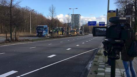 De actievoerende boeren uit Groningen op weg naar het Malieveld in Den Haag.