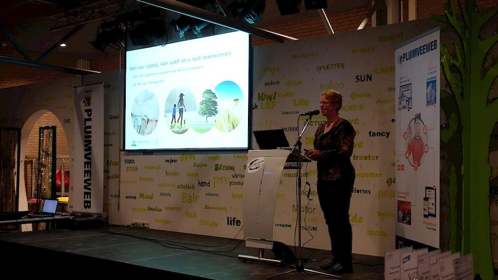 „Zonder het nemen van preventieve maatregelen tegen bloedluis door de gehele eiproductiekolom, is het als dweilen met de kraan open”, zei Monique Mul woensdagavond 21 februari op de Pluimveeweb thema-avond Diergezondheid.