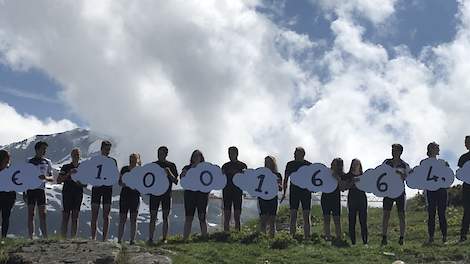 Het tiende jaar van BIG Challenge heeft tot nog toe 1.001.664 euro opgeleverd voor de strijd tegen kanker. Het bedrag werd dinsdagochtend tijdens de motivatiebijeenkomst op de Alpe d’Huez bekend gemaakt.