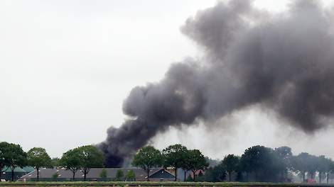 Pluimveehouders kunnen door logisch na te denken het risico op een stalbrand fors verlagen. Dat is de stellige overtuiging van brandonderzoeker en medewerker risicobeheersing Hans Peeters van de veiligheidsregio Limburg-Noord en John de Hoon van verzekera