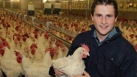 Willem de Haas is op 1 september bij Coppens Diervoeding aan de slag gegaan als accountmanager vleeskuikenouderdieren. “Afgelopen zomer ben ik afgestudeerd aan de HAS hogeschool waar ik de opleiding bedrijfskunde & agribusiness gevolgd heb. Ik ben 21 jaar