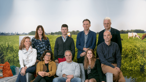 Staand, v.l.n.r.: Franny van Dijk-Pecher, Kristof Van Mullem, Joep Bolwerk en Ron Agterberg. Zittend, v.l.n.r.: Helen van der Wal, Nancy Lomans, Harry van Els, Lisanne Kusters, Marien Jansen.