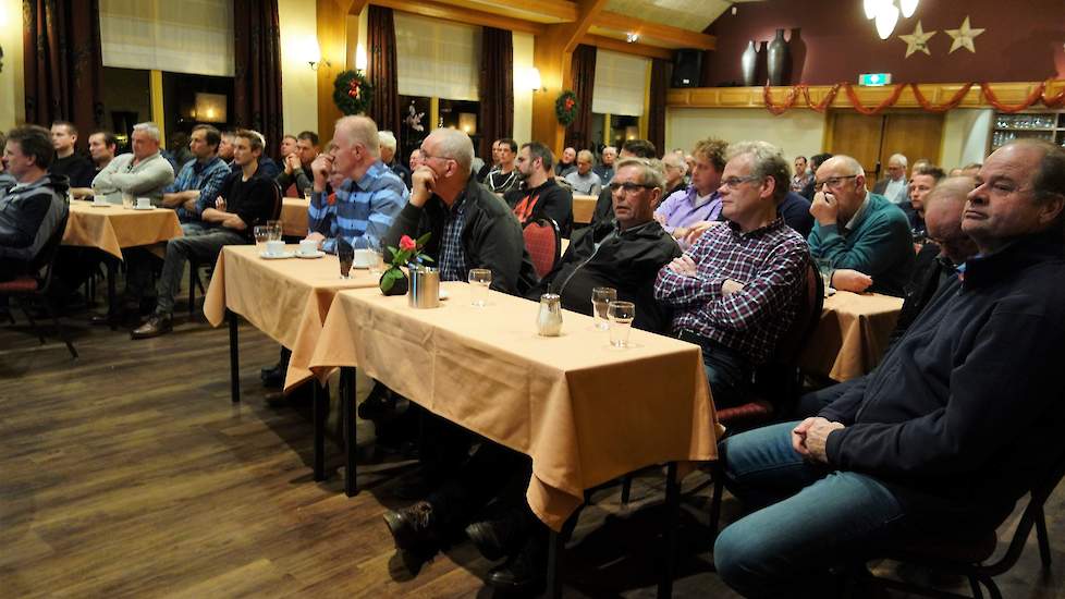 Een ruim aantal akkerbouwers was aanwezig op de Cosun-teeltvergadering in Toldijk.