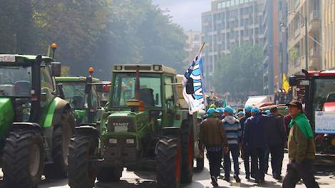 Protesterende boeren in 2015 in Brussel tegen de slechte prijzen.