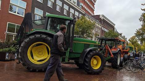 Het provinciehuis is niet te zien door de vele trekkers die naar Leeuwarden zijn gekomen.