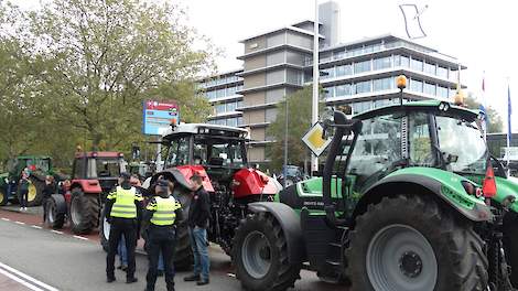 Honderden trekkers trokken eerder naar het provinciehuis in Zwolle om te protesteren tegen het stikstofbeleid.