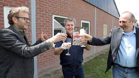 v.l.n.r. Rick van Emous, Twan Engelen en uitgever Ton van Schie