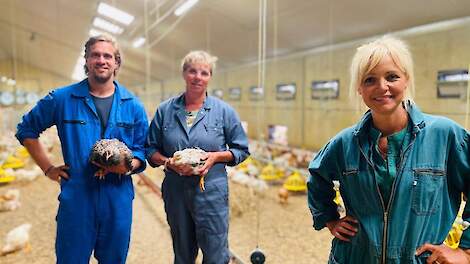 Johan en zijn moeder Annelien Leenders uit Swifterband (FL) waren afgelopen zondagavond 4 oktober te zien in tv-programma Onze boerderij op NPO 1. Hierin vertelden ze over hun vleeskuikens en de omschakeling naar biologische akkerbouw.