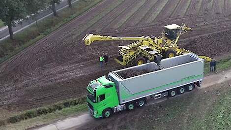 Cichorei laden transport Loonbedrijf Kuunders Deurne