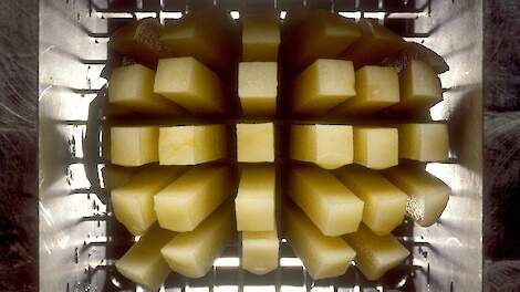 Aardappelen snijden tot frites