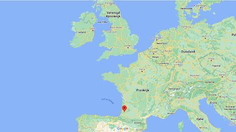 In het departement Landes (rode punt op de kaart) in het zuidwesten van Frankrijk zijn al 326 uitbraken van hoog pathogene vogelgriep vastgesteld.