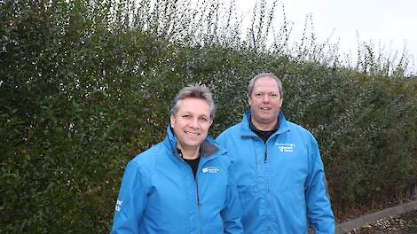 In Noord-Nederland werken de twee sterkste dealers van die regio.  Op de foto de meewerkende eigenaren Doede Hofman van Bosch HIT BV uit Bolsward en Tinus de Jong van Melkveetechniek De Jong uit Gorredijk.