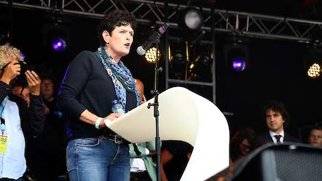 Sieta van Keimpema in actie tijdens het boerenprotest op het Malieveld in 2019.