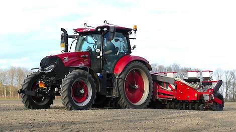 Uien zaaien met Agricola Italiano SN-1-130 Agr. Loonbedrijf: Haaijer uit Veelerveen.