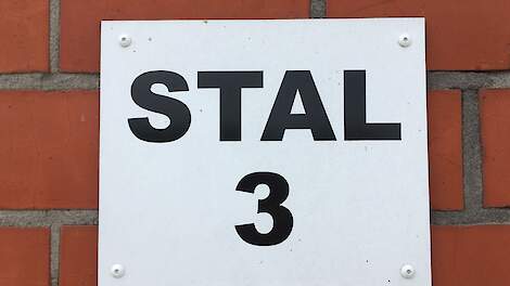 Het stalnummer op een stal moet overeenkomen met het stalnummer in Mijn Avined. Dit is sinds 1 maart verplicht binnen IKB Ei.