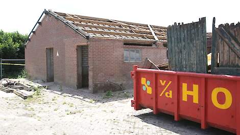 Voor een ruimte-voor-ruimtewoning moet er eerst staloppervlak worden gesloopt