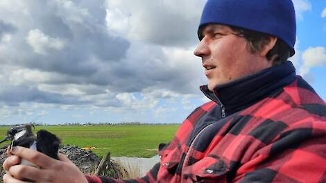 Onderzoeker Jelle Loonstra van Altenburg & Wymenga ecologisch onderzoek.