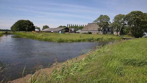 Maatschap Stienstra in Jelsum (FR).