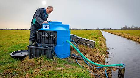 Afbeelding van een pompsysteem voor waterinfiltratie op zonne-energie.