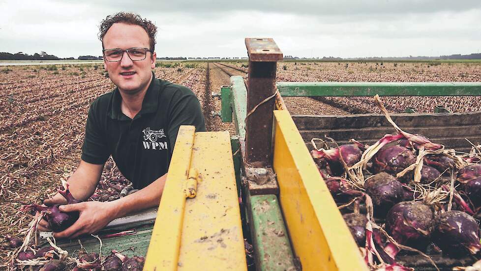 Wouter Reijers: „Als de nachten in het voorjaar koud zijn, legt de compost een isolerend laagje over de bodem, waardoor de grond minder afkoelt en de bodemtemperatuur constant blijft. Daardoor wordt de groei van het gewas gestimuleerd."