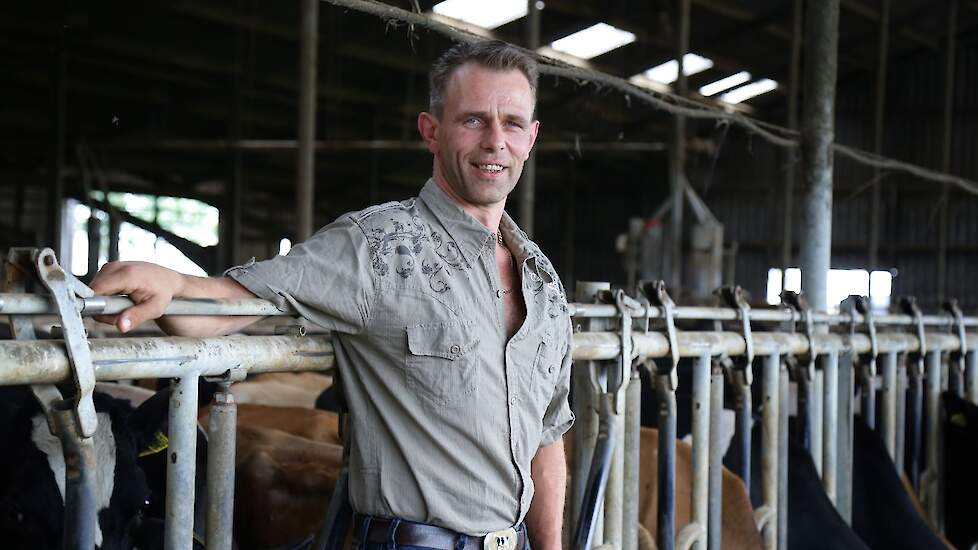 Jeroen van Maanen gaat biologisch boeren, maar houdt het gas er op.  „Je zult mij niet zien met geitenwollen sokken en een strootje op m'n lip.”