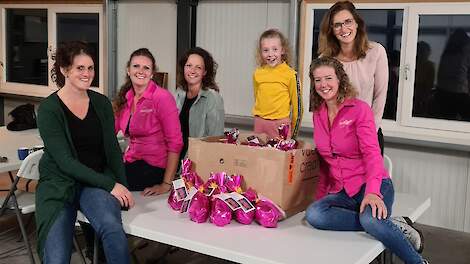 De mmmEggies Drenthe zijn v.l.n.r. Chantal Bouwhuis (Witteveen), Ellen Noordman (Zwiggelte), Mirjam Bruinenberg (Witteveen), Elisa Oving, Bernice Oosting (Zwinderen) en Mariska Oving (Odoornerveen).