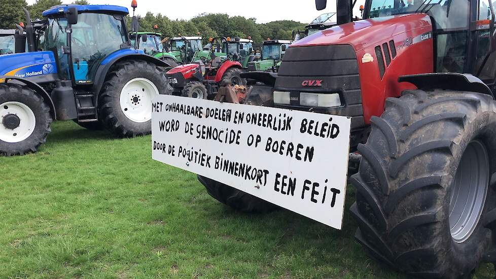 Boeren protesteren sinds 2019 tegen het beleid van de politiek. Foto van boerenprotest Den Haag 7 juli 2021.