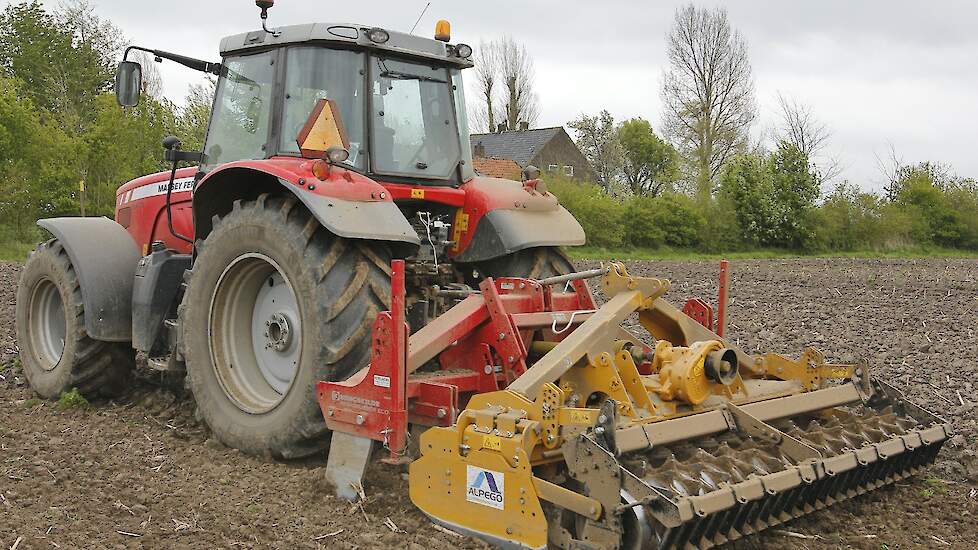 In de praktijk blijken machines voor NKG meestal al aanwezig. De drempel om op het systeem over te schakelen hoeft dan ook niet de mechanisatie te zijn.