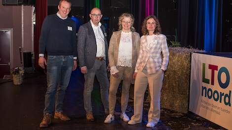 Het nieuwe bestuur van afdeling Gelderse Vallei. Van links naar rechts: Frans van Laar, Wim Brouwer, Corry Kok en Sophie van Roomen.