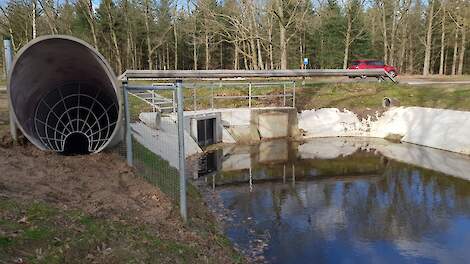 De verruimde duiker van het Peelkanaal in Oploo. Deze is de afgelopen periode vergroot om meer water dieper in het gebied te brengen.