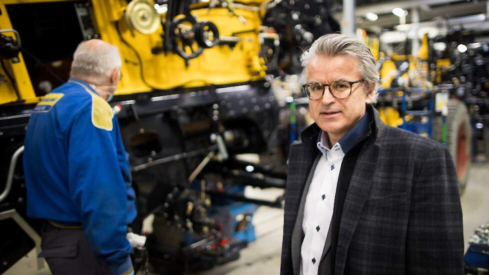 Tom-Verbaeten-Chief-Supply-Chain-Officer-at-CNH-Industrial---2022-Lifetime-Achievement-Trophy