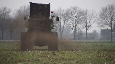 Is het niet mogelijk om, net als bij gft-compost en dierlijke mest, ook menselijke mest terug te brengen in de kringloop? Dat vraagt Theo Mulder zich af.