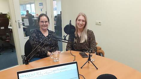 Marije Brummelhuis-Thybaut (links) en Desi Keurntjes (rechts) delen in de podcast hun ervaring met de PR-cursus.