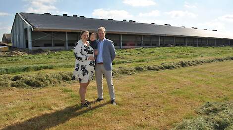 Familie Ingelaere met hun nieuwe leghennenstal