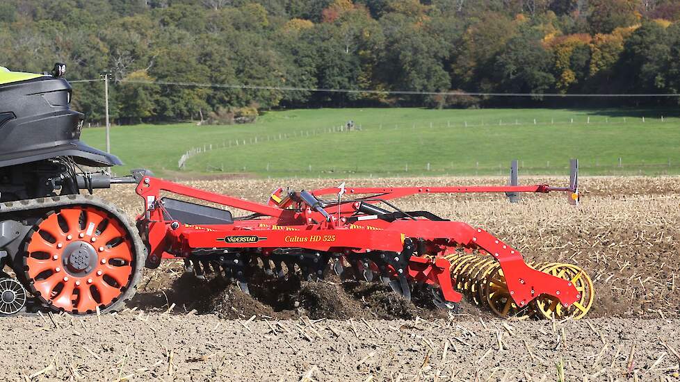 De Cultus HD is een cultivator voor grondbewerking tot 30 centimeter diep. De machine is geschikt voor zware trekkers.