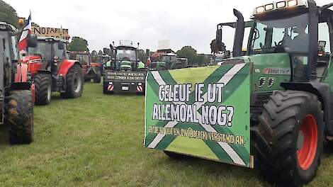 Afbeelding boerenprotest met trekkers